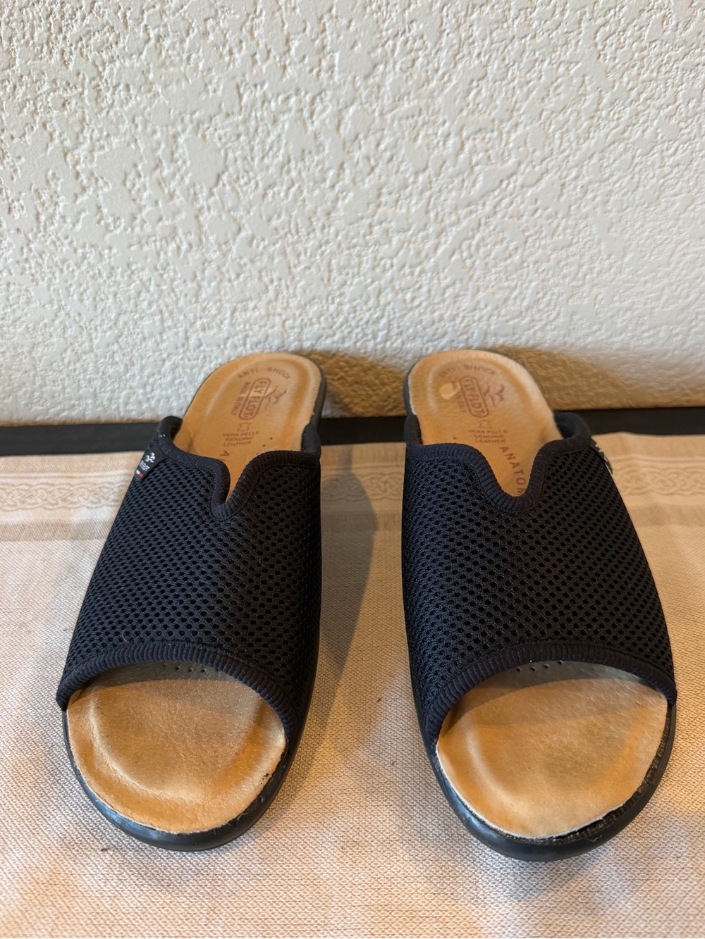 Fly Flot Anatomical Black Mesa Slip On Anti-Shock Slide Sandals